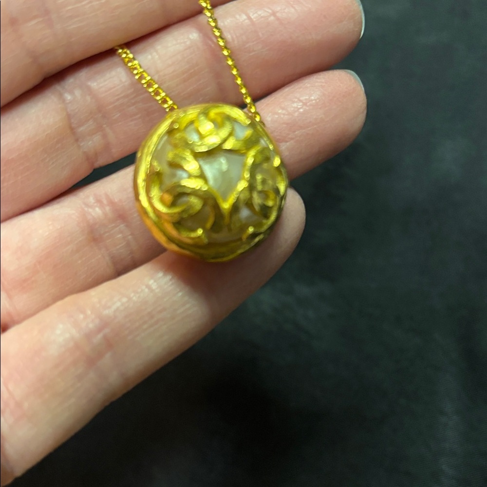Chanel earring Elegant Gold Pendant Necklace - Picture 5 of 7